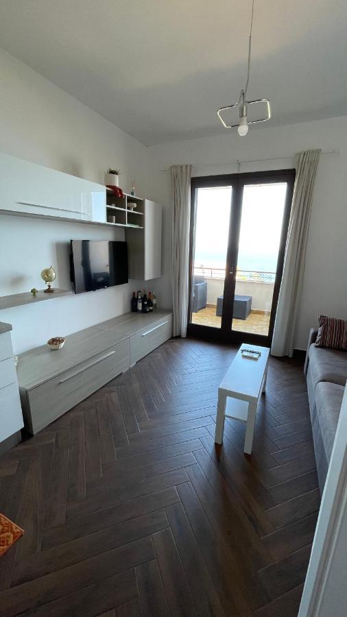 Baia Aurora Villa Letojanni Exterior foto