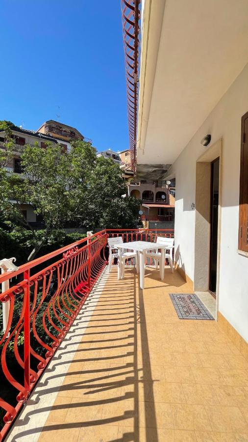 Baia Aurora Villa Letojanni Exterior foto